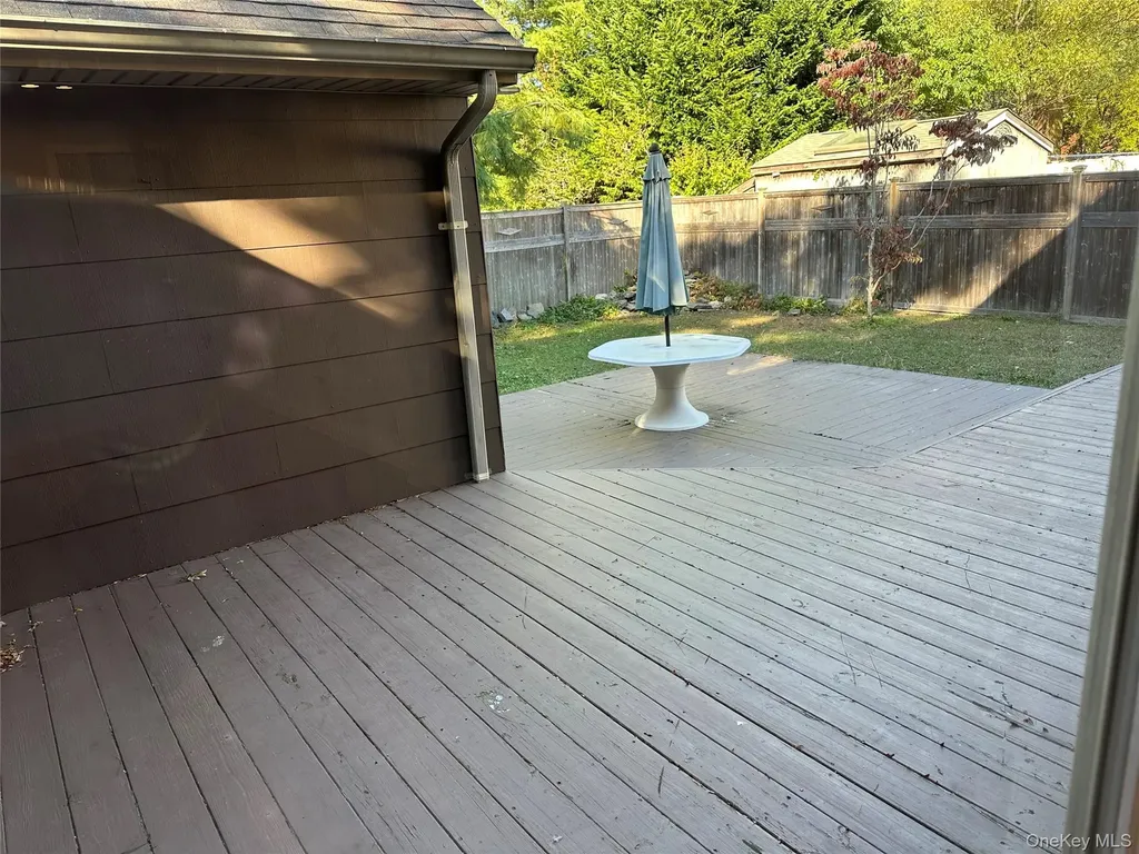 611 Asharoken Boulevard Bay Shore NY 11706