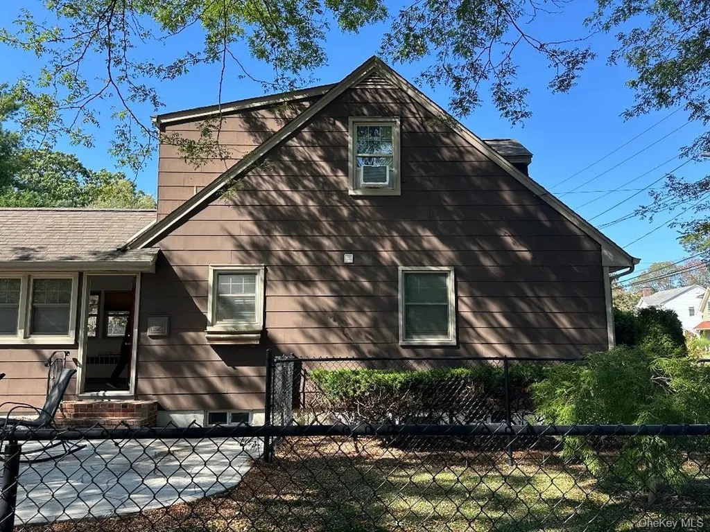 611 Asharoken Boulevard Bay Shore NY 11706