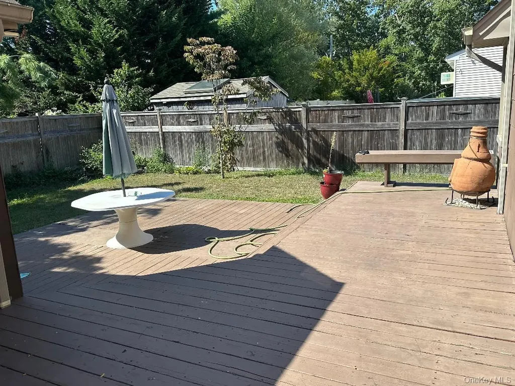 611 Asharoken Boulevard Bay Shore NY 11706