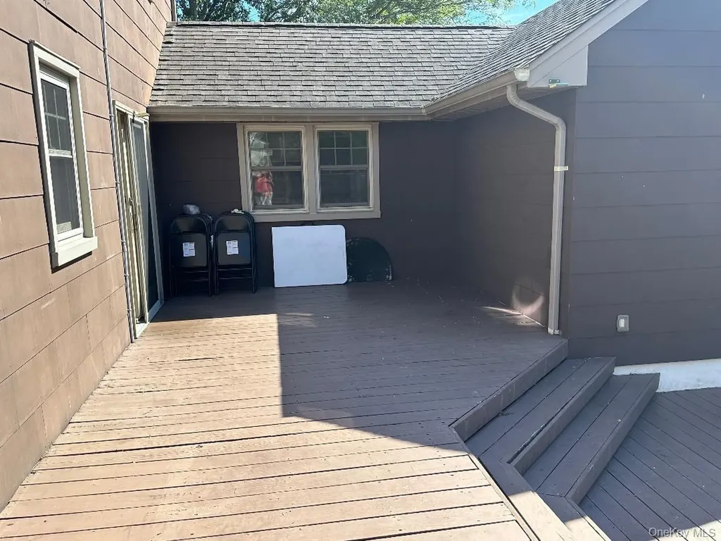 611 Asharoken Boulevard Bay Shore NY 11706