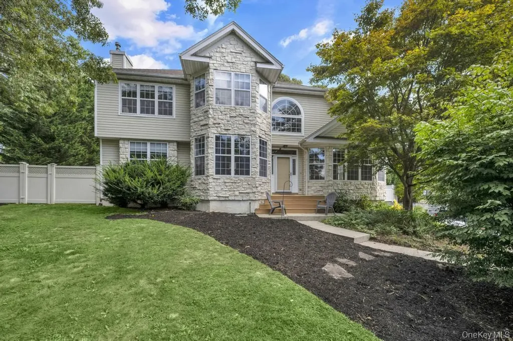 22 Whispering Woods Drive Smithtown NY 11787