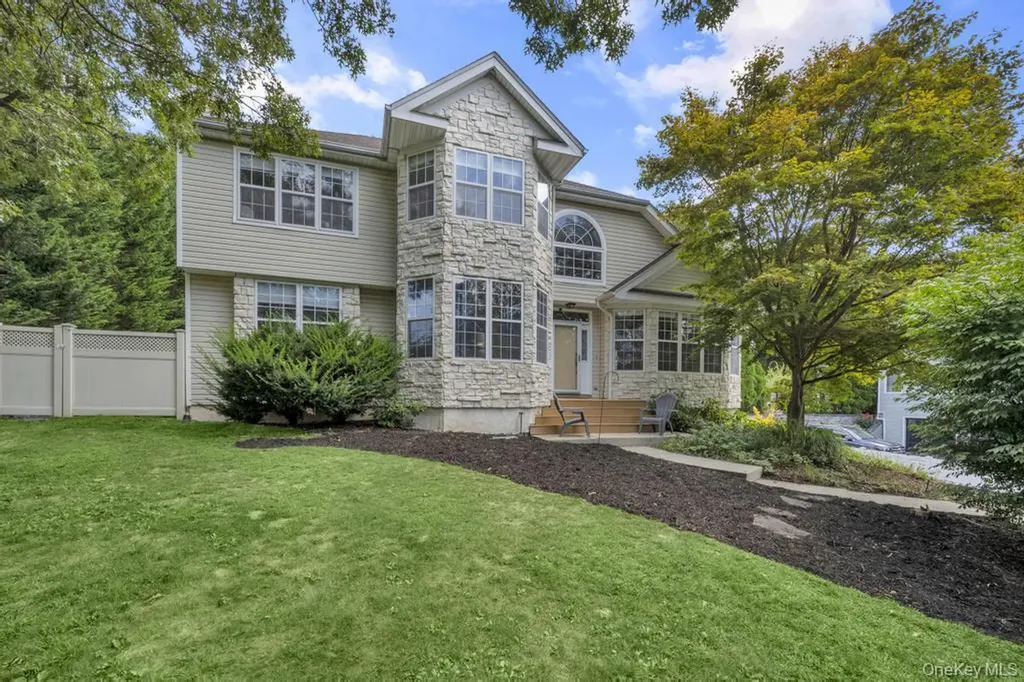 22 Whispering Woods Drive Smithtown NY 11787
