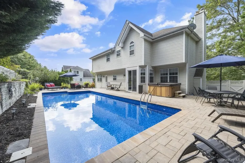 22 Whispering Woods Drive Smithtown NY 11787