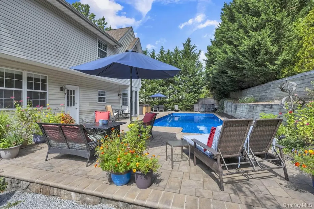 22 Whispering Woods Drive Smithtown NY 11787
