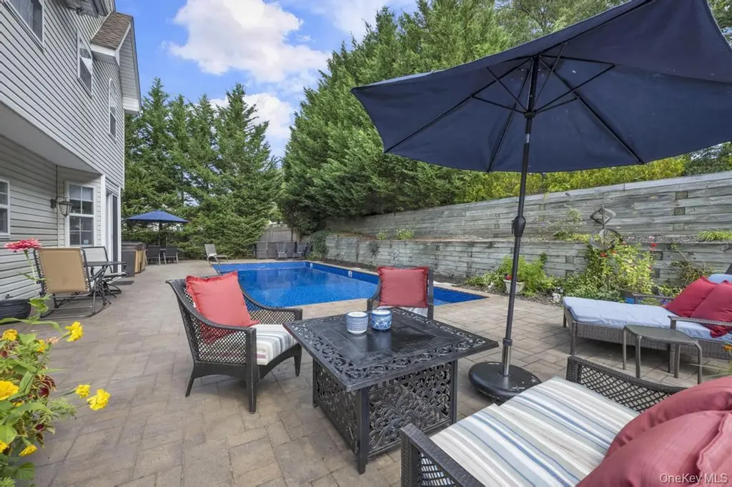 22 Whispering Woods Drive Smithtown NY 11787