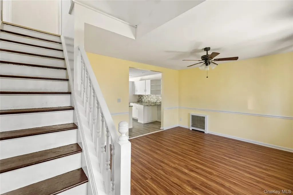 412 37th Street Lindenhurst NY 11757