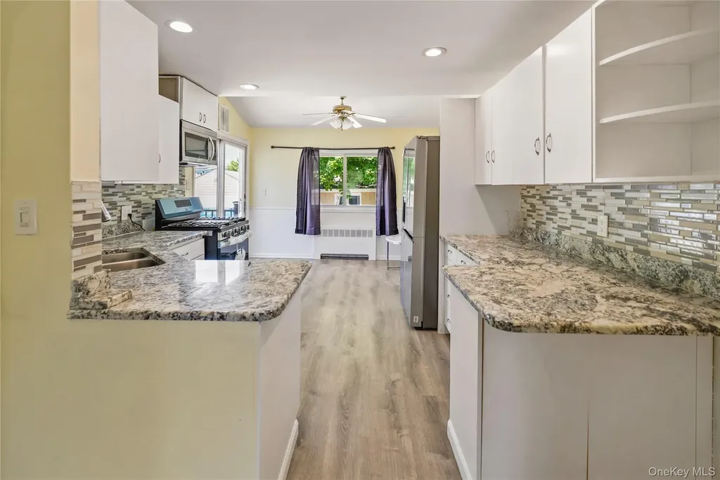 412 37th Street Lindenhurst NY 11757