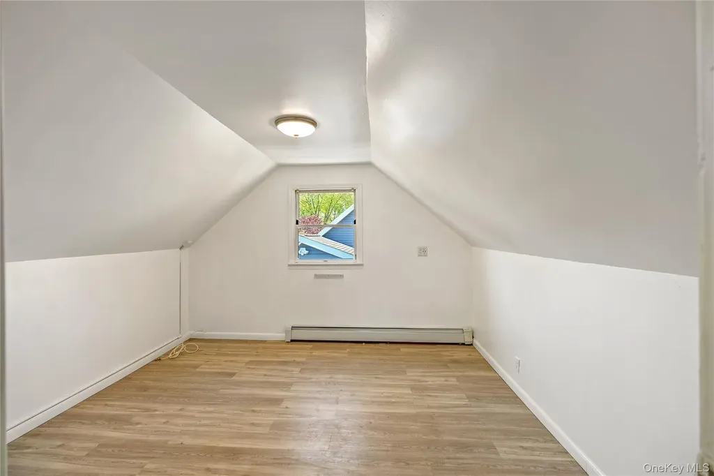 412 37th Street Lindenhurst NY 11757