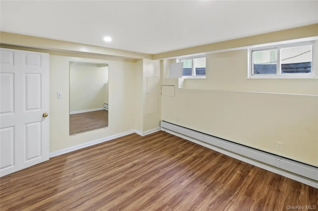 412 37th Street Lindenhurst NY 11757