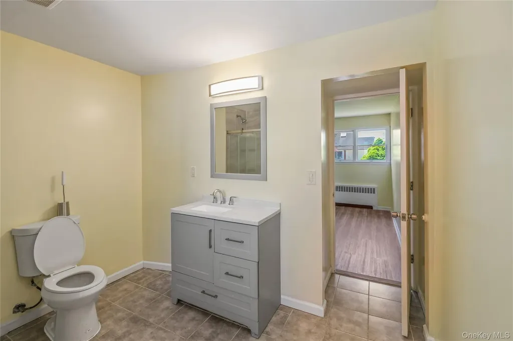 412 37th Street Lindenhurst NY 11757
