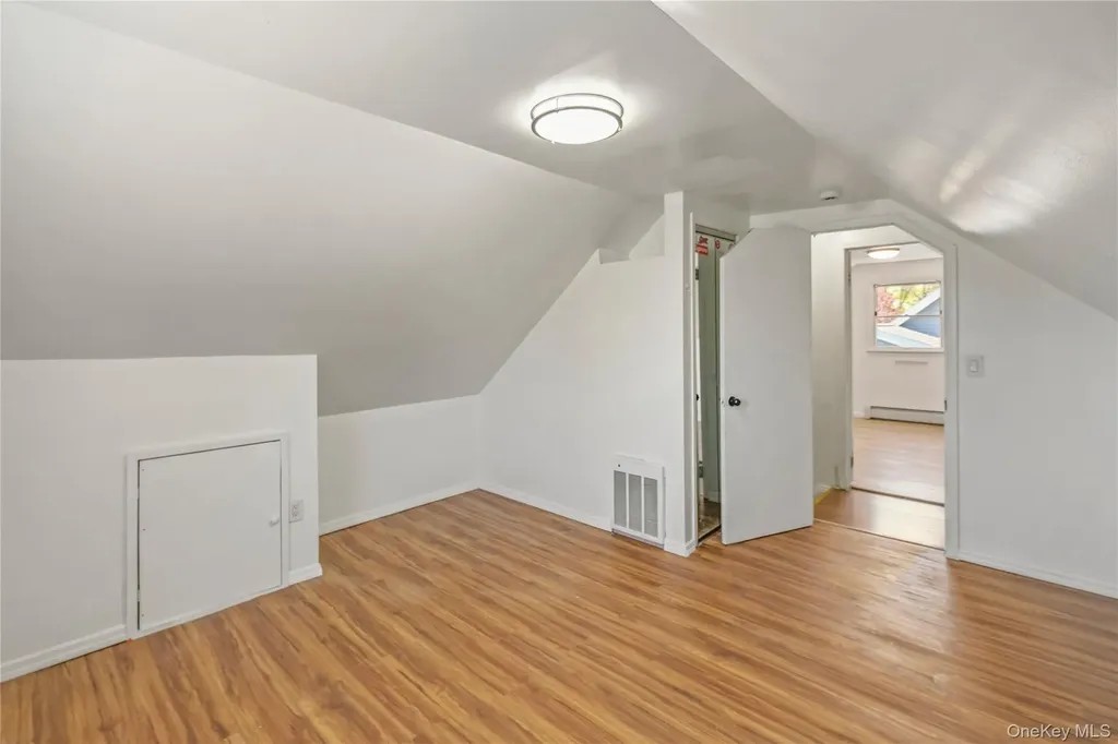 412 37th Street Lindenhurst NY 11757