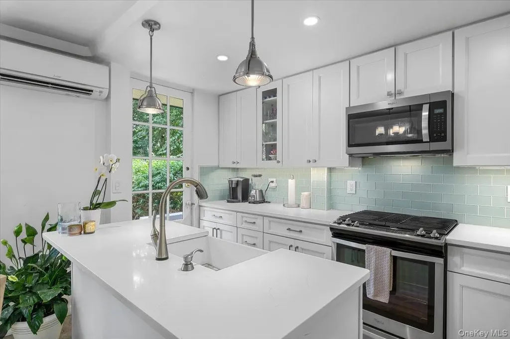 306 Burns Street Forest Hills NY 11375