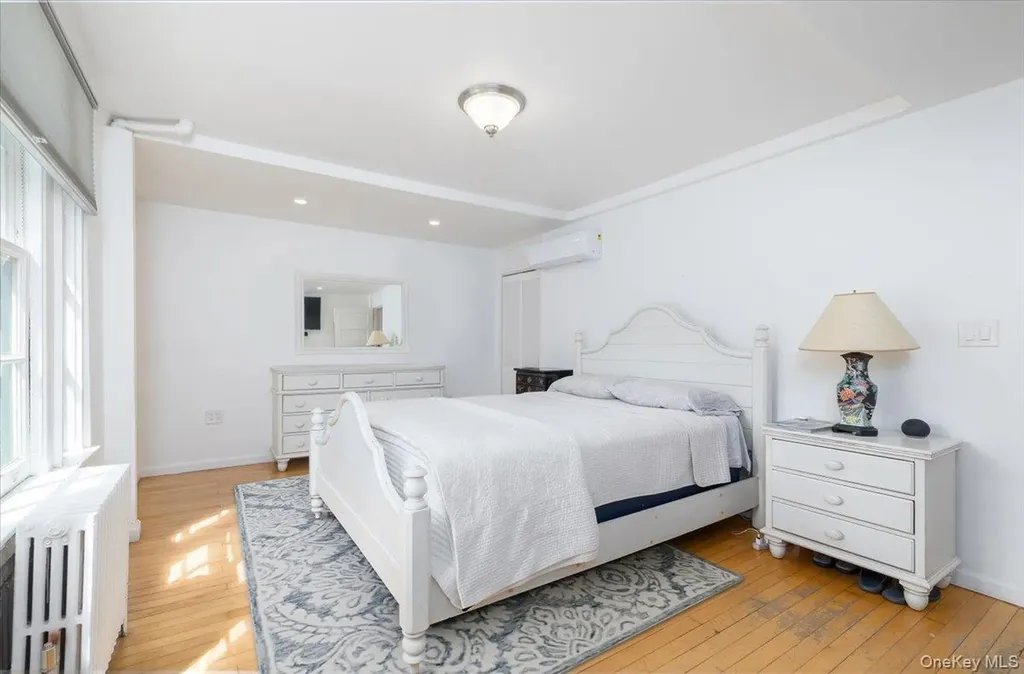 306 Burns Street Forest Hills NY 11375