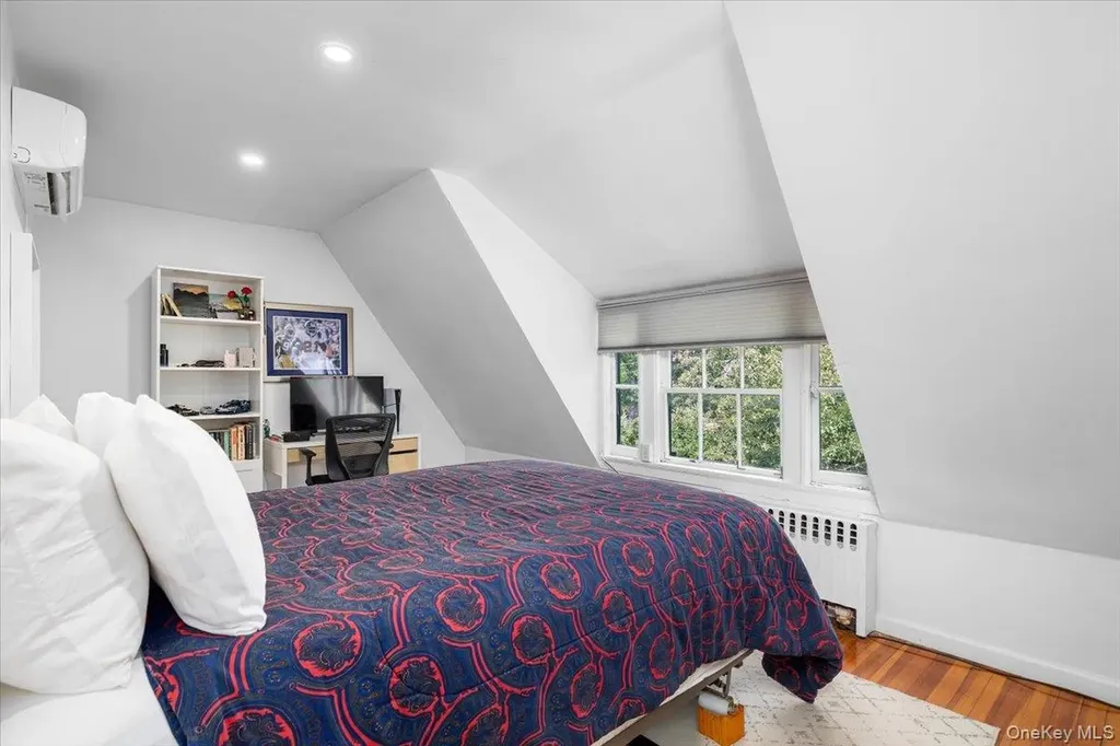 306 Burns Street Forest Hills NY 11375