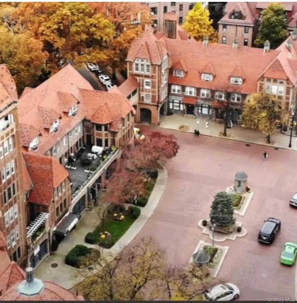 306 Burns Street Forest Hills NY 11375