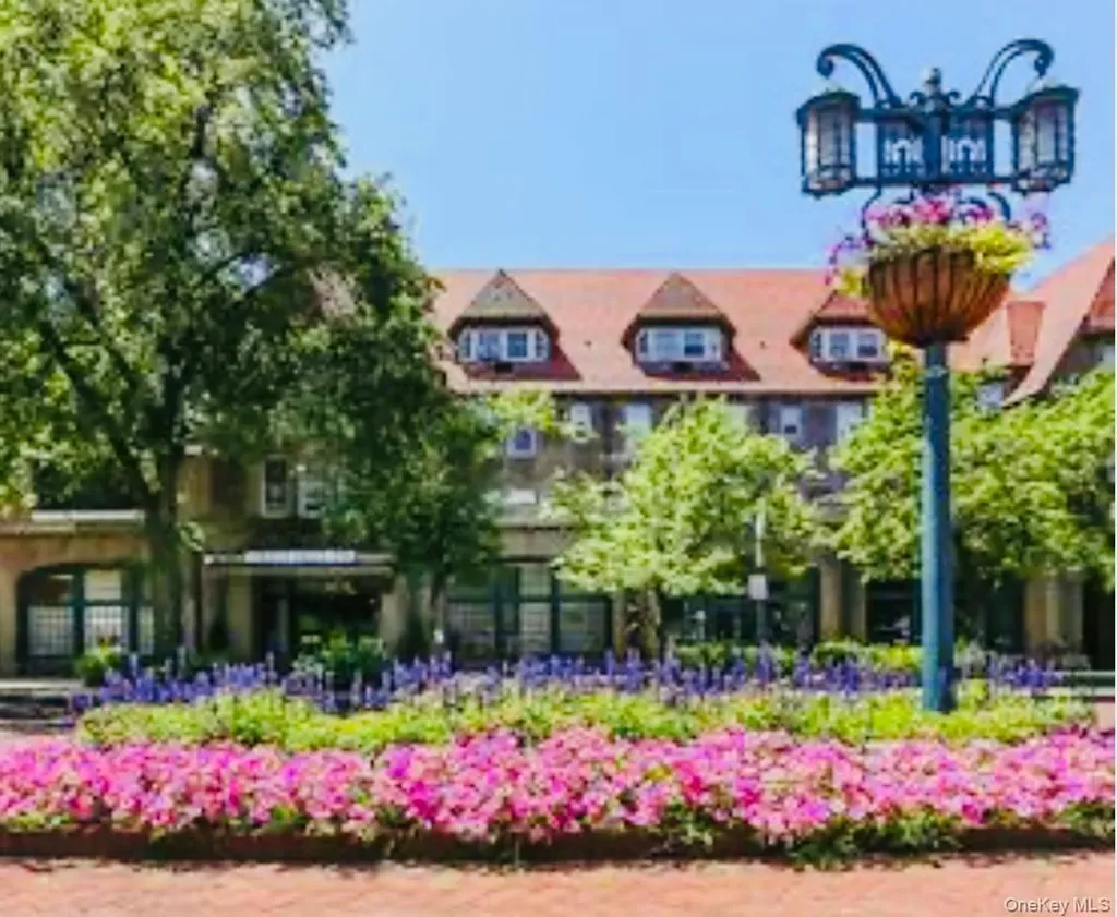 306 Burns Street Forest Hills NY 11375