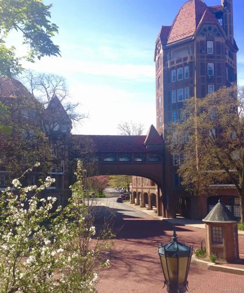 306 Burns Street Forest Hills NY 11375
