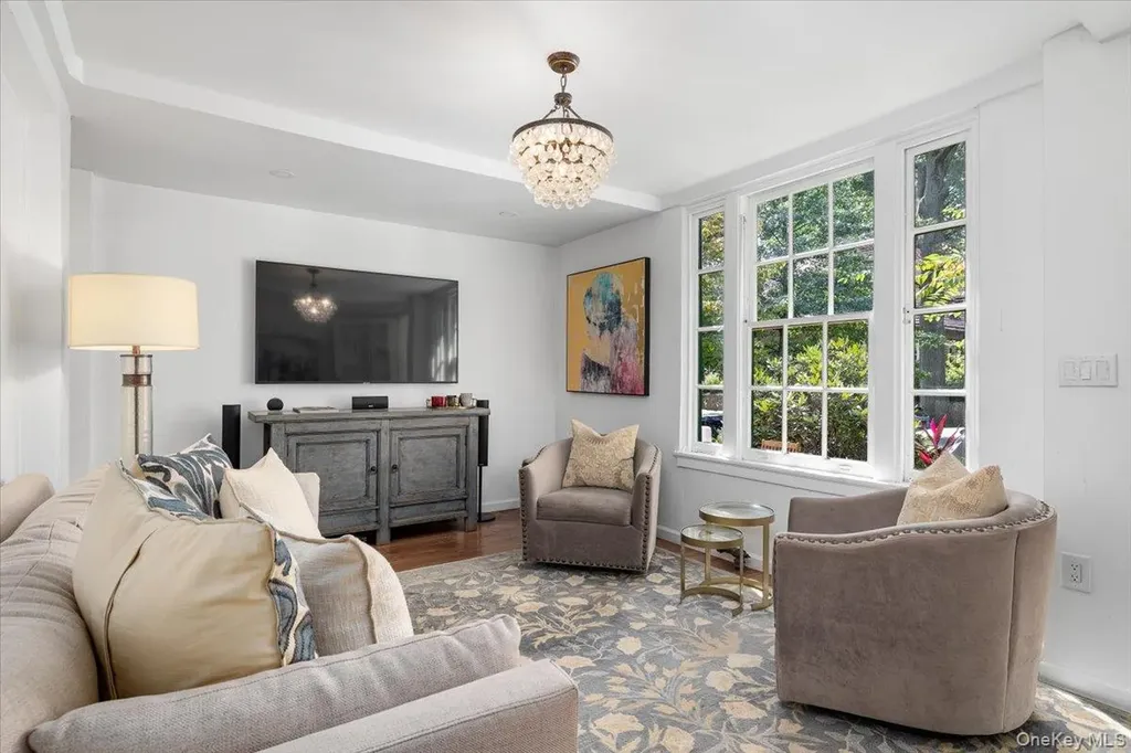 306 Burns Street Forest Hills NY 11375