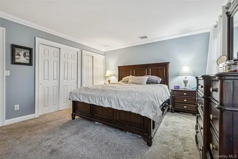 45 Meadow Court Manorville NY 11949