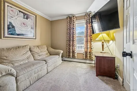 45 Meadow Court Manorville NY 11949