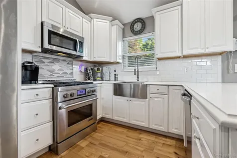 45 Meadow Court Manorville NY 11949