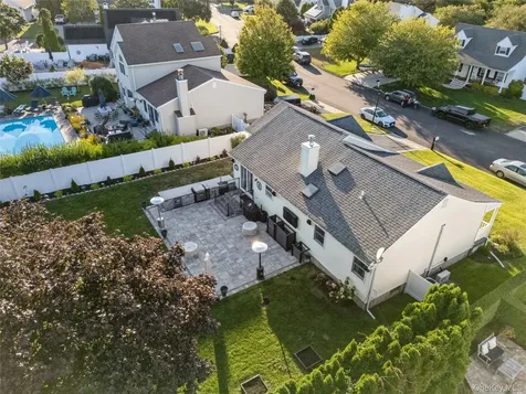 45 Meadow Court Manorville NY 11949