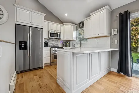 45 Meadow Court Manorville NY 11949