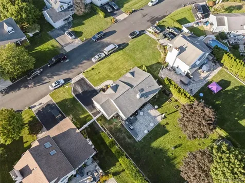 45 Meadow Court Manorville NY 11949