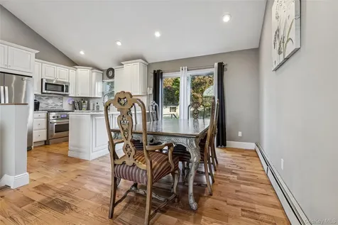 45 Meadow Court Manorville NY 11949