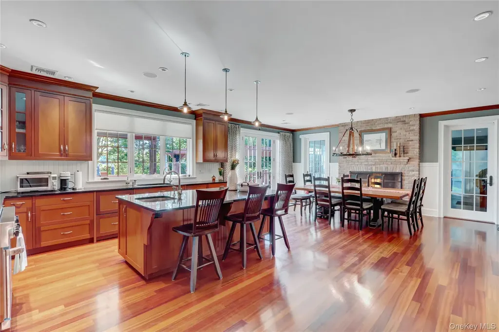 63 Dyke Road Setauket NY 11733