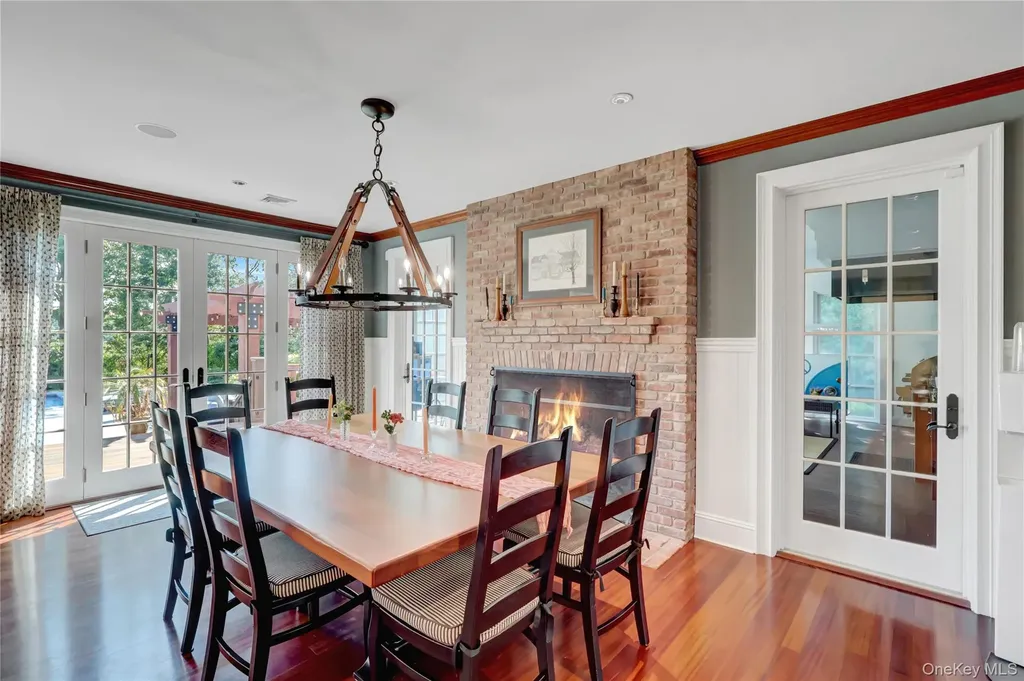 63 Dyke Road Setauket NY 11733