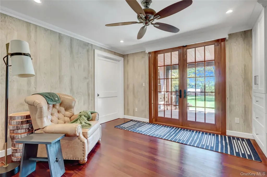 63 Dyke Road Setauket NY 11733