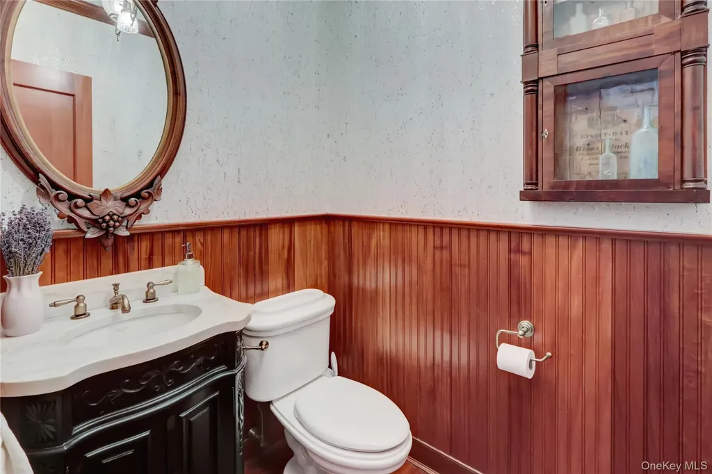63 Dyke Road Setauket NY 11733
