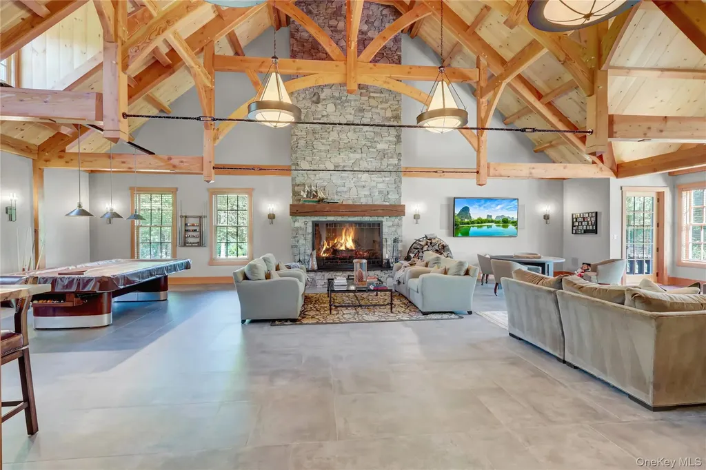 63 Dyke Road Setauket NY 11733