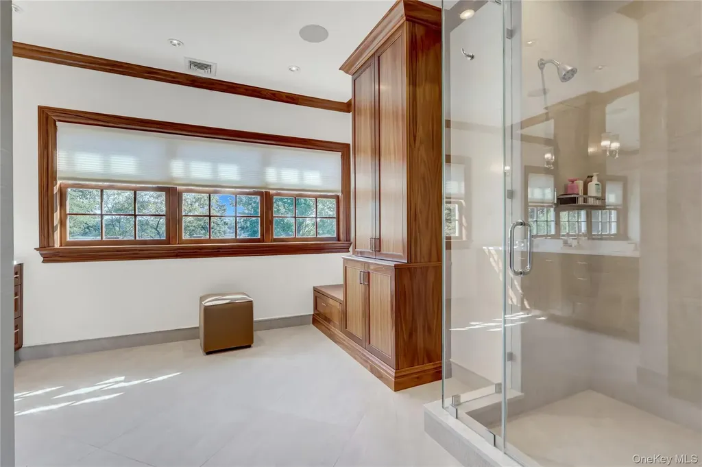 63 Dyke Road Setauket NY 11733