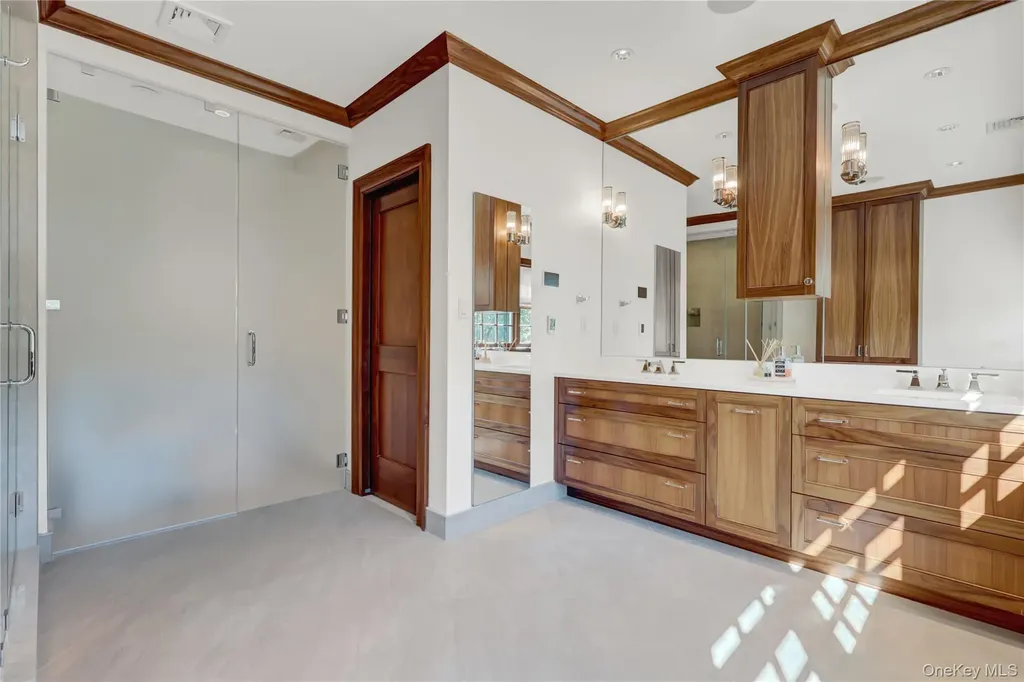 63 Dyke Road Setauket NY 11733
