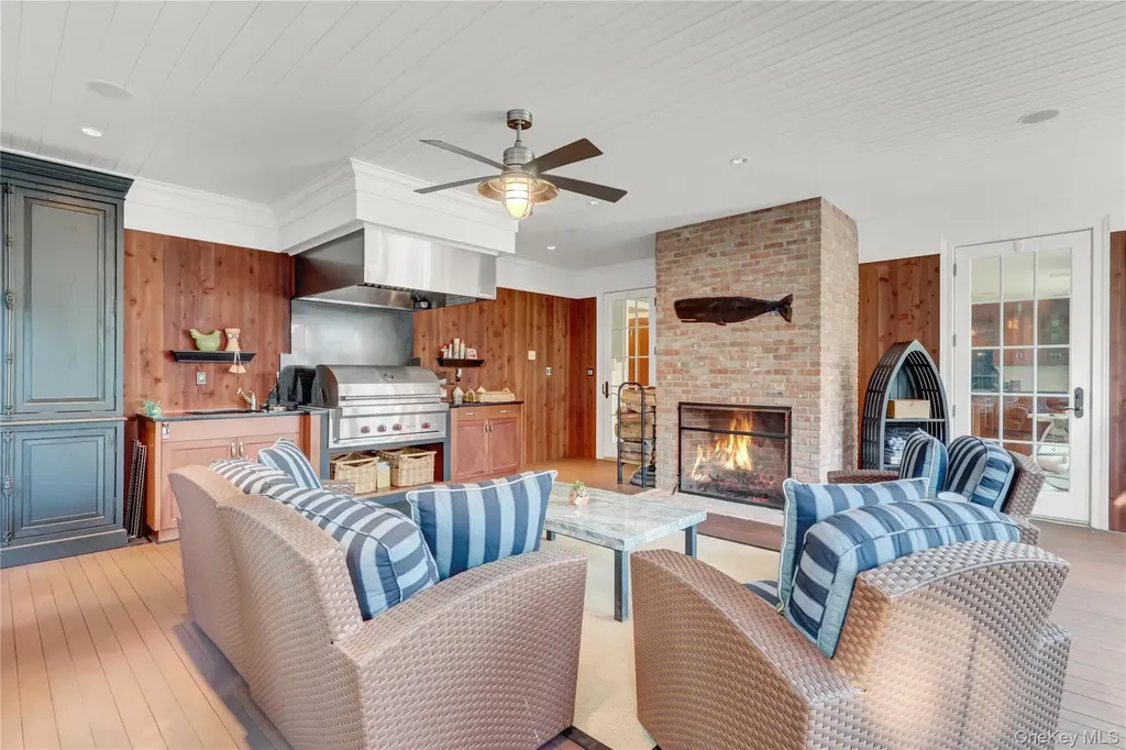 63 Dyke Road Setauket NY 11733