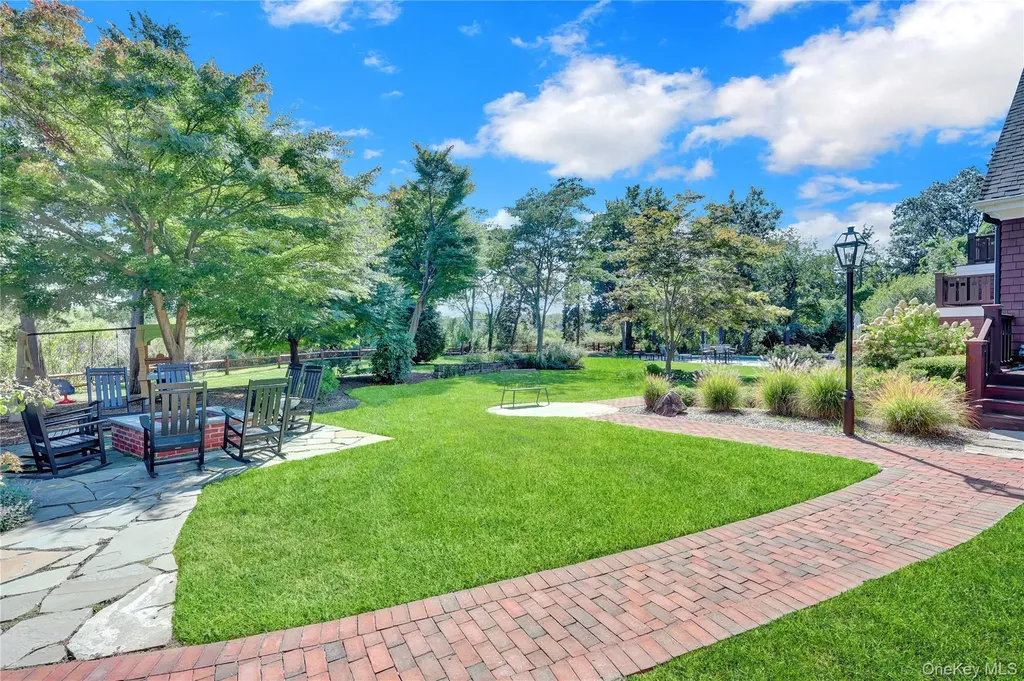 63 Dyke Road Setauket NY 11733