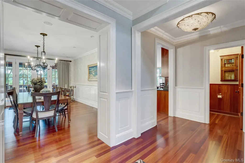 63 Dyke Road Setauket NY 11733
