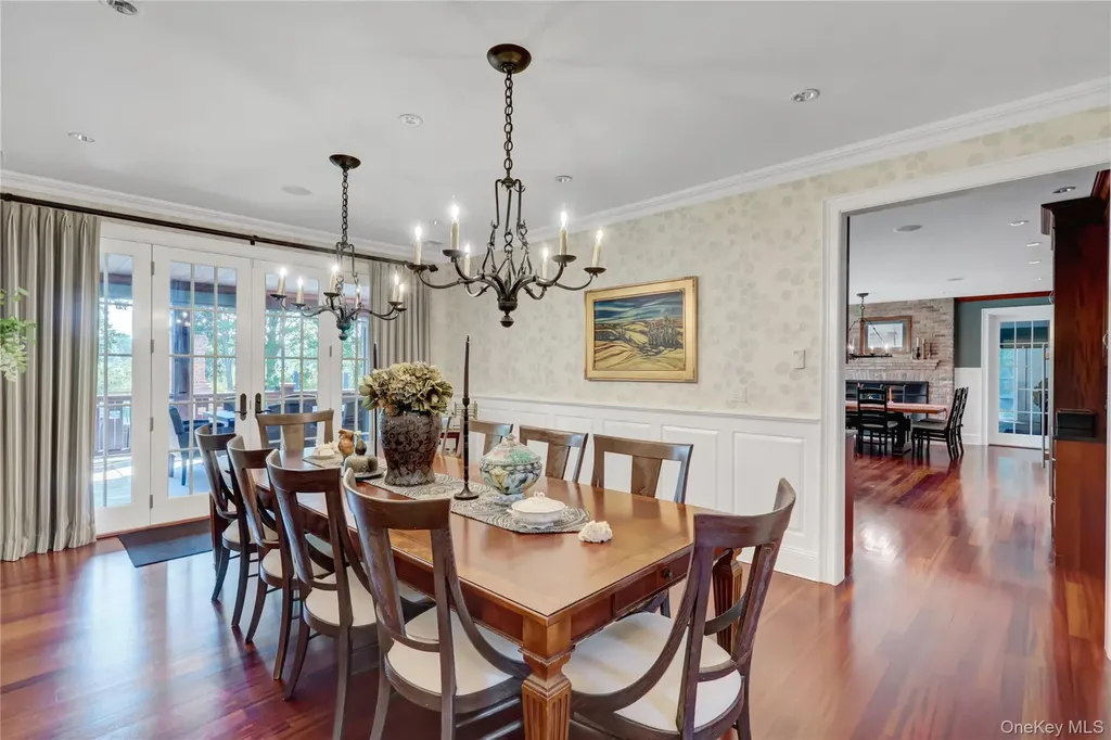 63 Dyke Road Setauket NY 11733