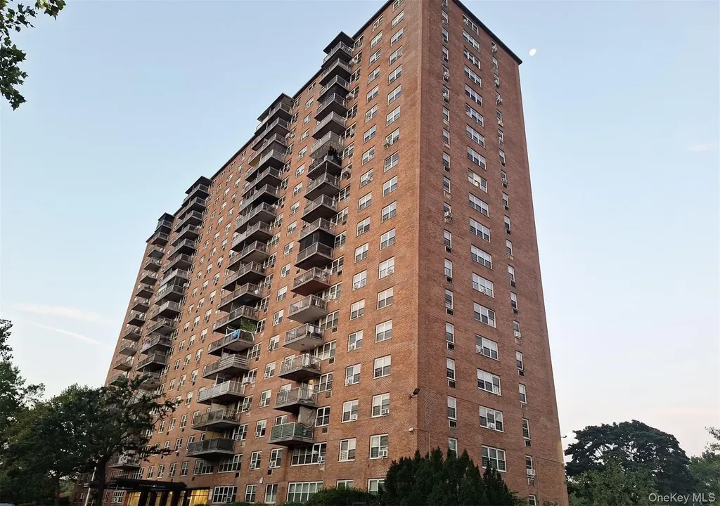 825 Morrison Avenue Bronx NY 10473