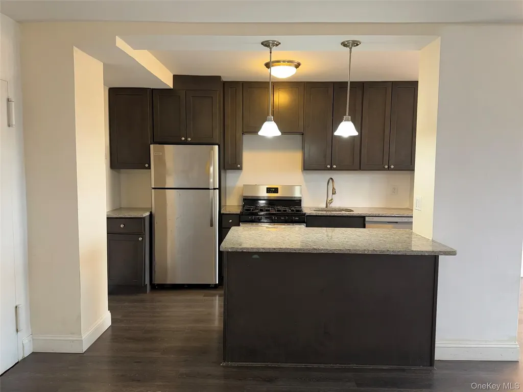 825 Morrison Avenue Bronx NY 10473