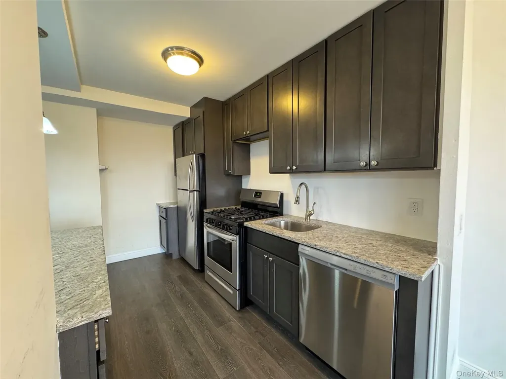 825 Morrison Avenue Bronx NY 10473