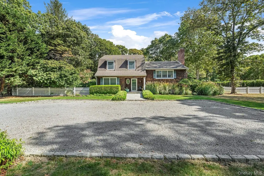 44 Midhampton Avenue Quogue NY 11959