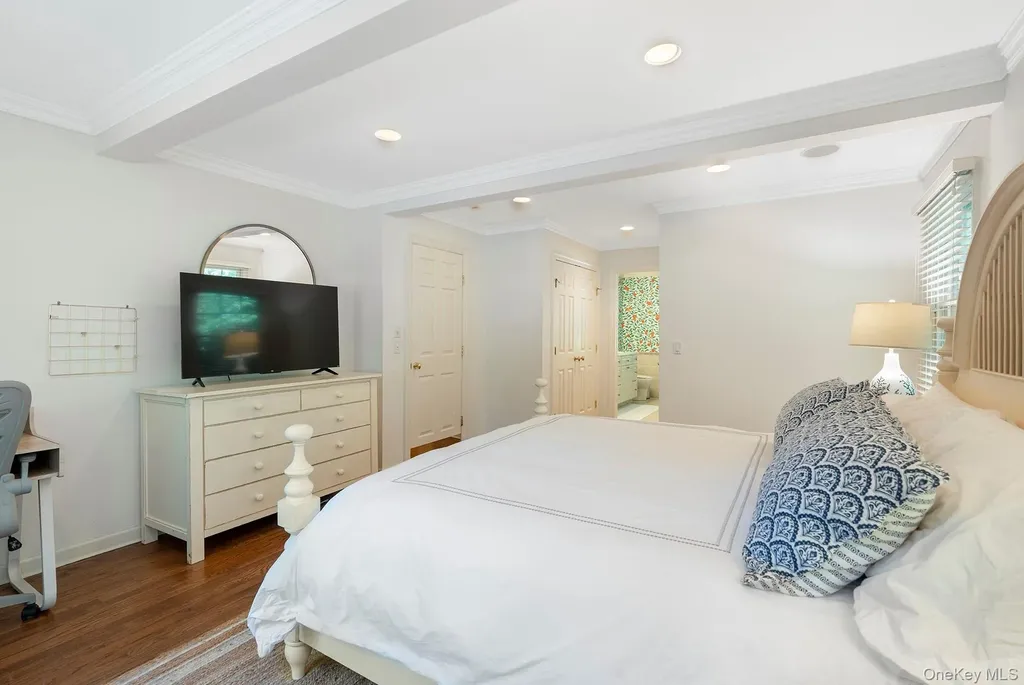 44 Midhampton Avenue Quogue NY 11959