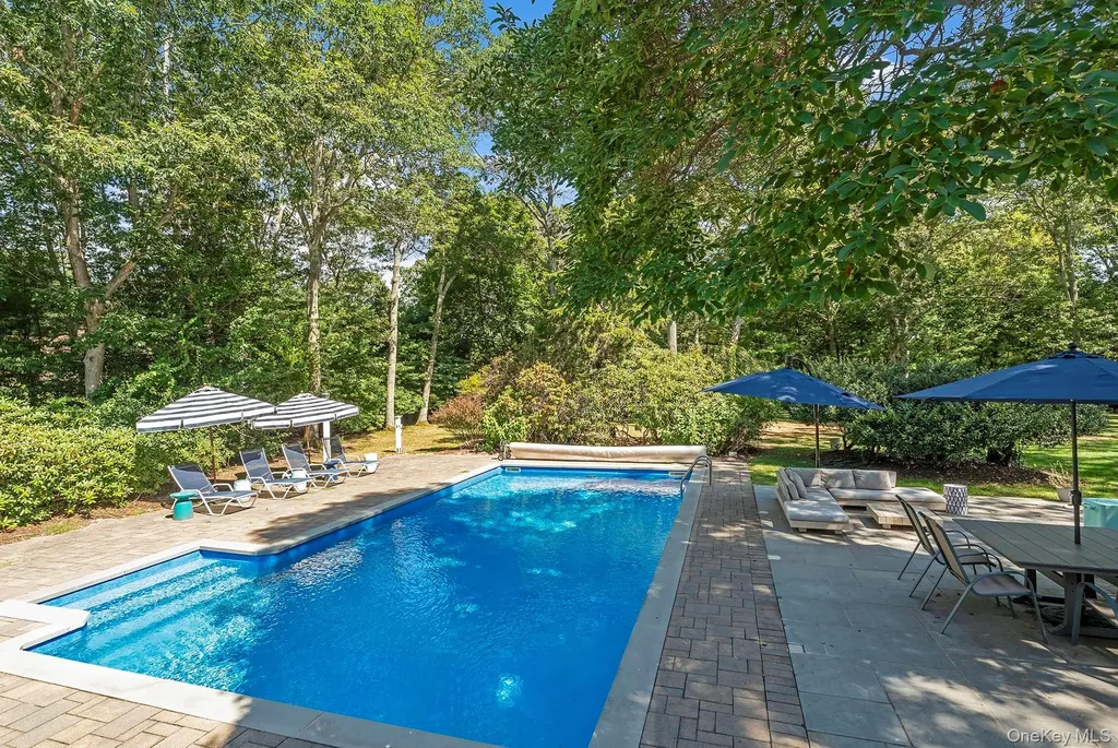 44 Midhampton Avenue Quogue NY 11959