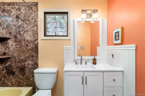 16 Daisy Place Selden NY 11784