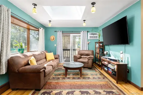 16 Daisy Place Selden NY 11784