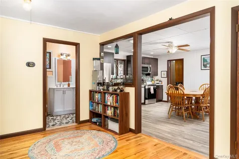 16 Daisy Place Selden NY 11784