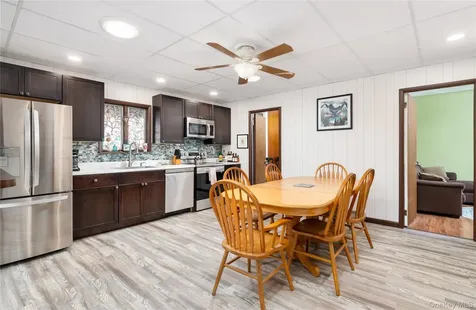 16 Daisy Place Selden NY 11784